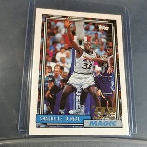 Shaquille O'Neal Rookie Card 1992-93 Topps #362. Near Mint